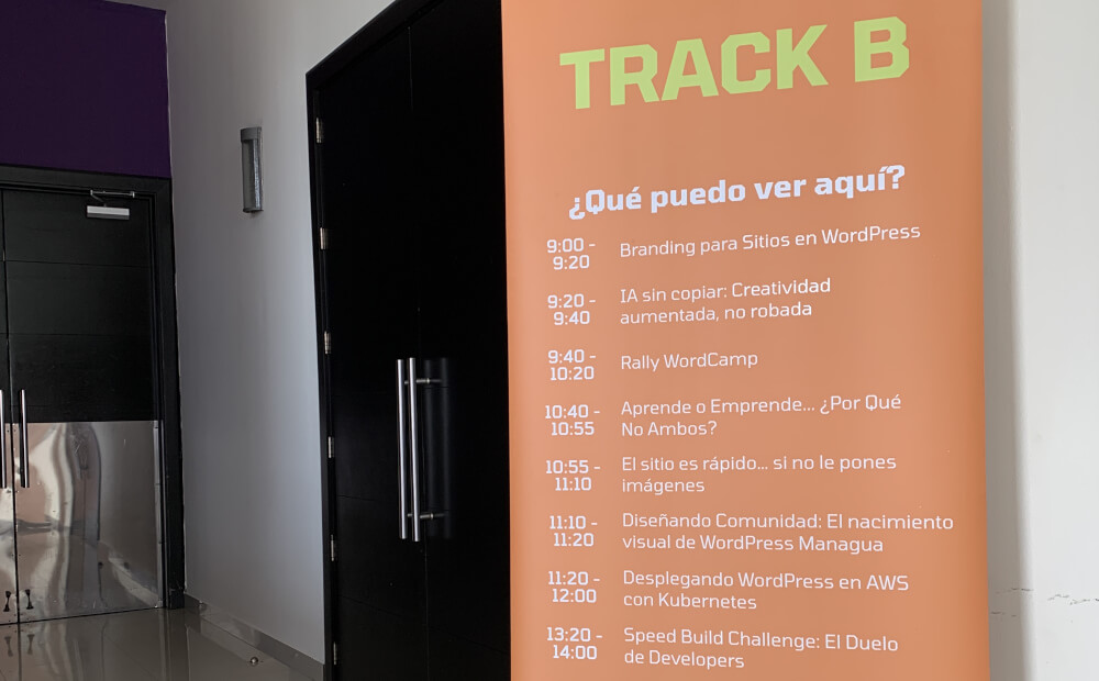Banner con agenda de charlas en el WordCamp